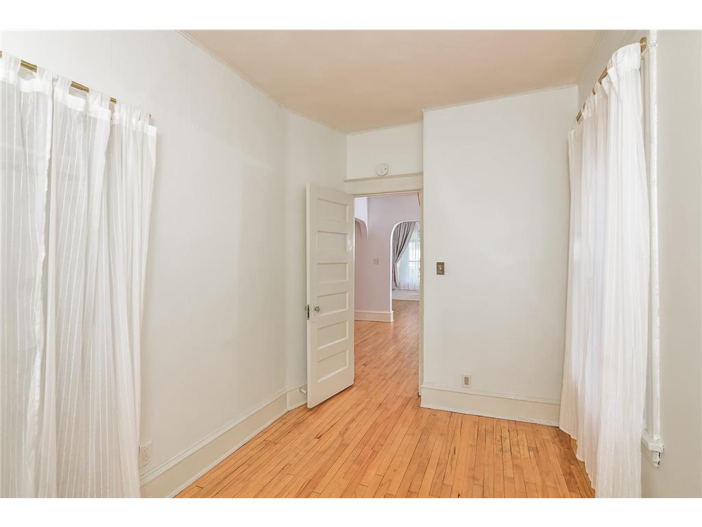 2315 Clinton Avenue Minneapolis MN 55404 6797187 image15