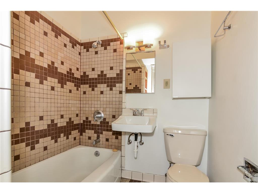 2315 Clinton Avenue Minneapolis MN 55404 6797187 image18
