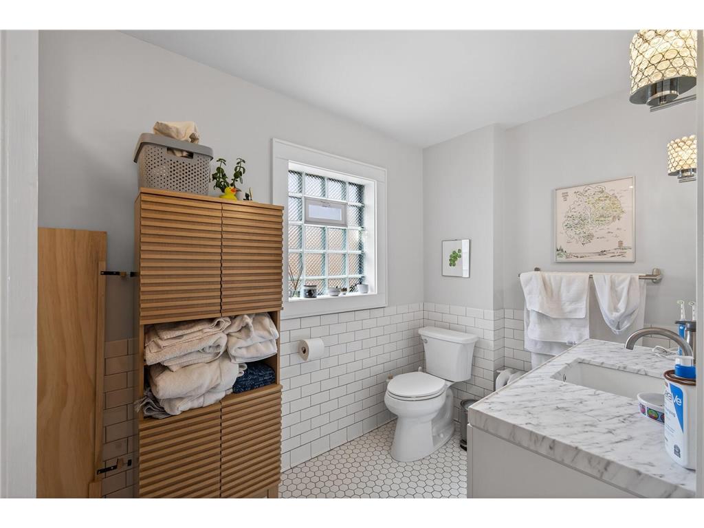 2316 Fremont Avenue S Minneapolis MN 55405 7052597 image32