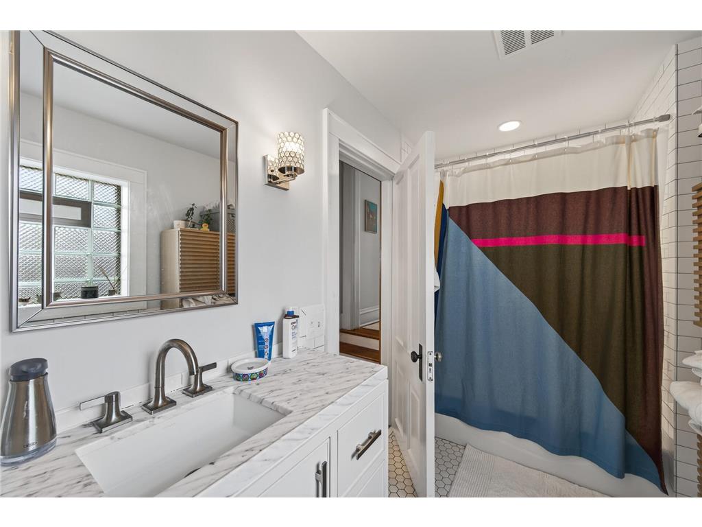 2316 Fremont Avenue S Minneapolis MN 55405 7052597 image33