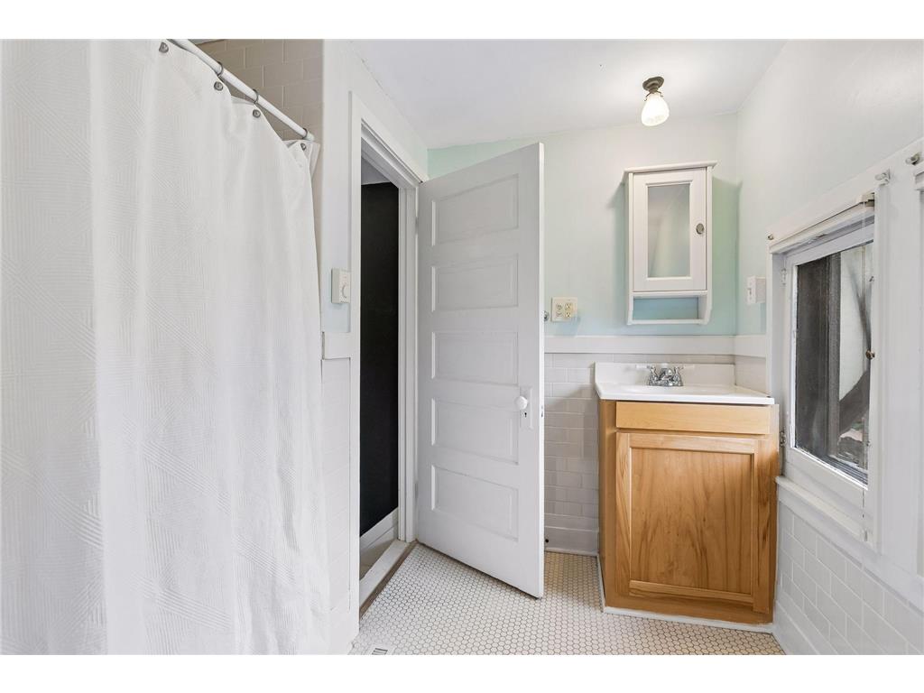 2316 Oliver Avenue S Minneapolis MN 55405 7046448 image36