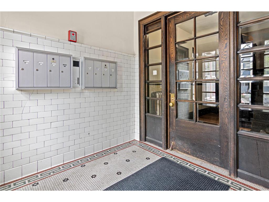 2317 Bryant Avenue S #3 Minneapolis MN 55405 7006788 image42