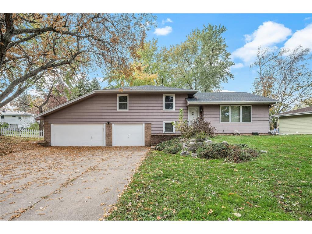 2318 Golfview Drive White Bear Lake MN 55110 6455105 image1