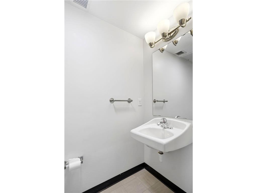 2318 Jefferson St NE #323 Minneapolis MN 55418 6815085 image20