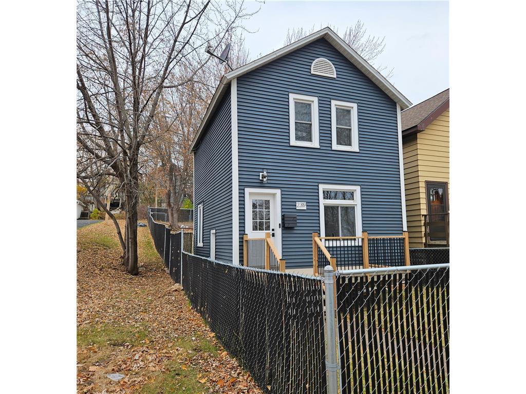 2319 W 5th Street Duluth MN 55806 6633613 image1