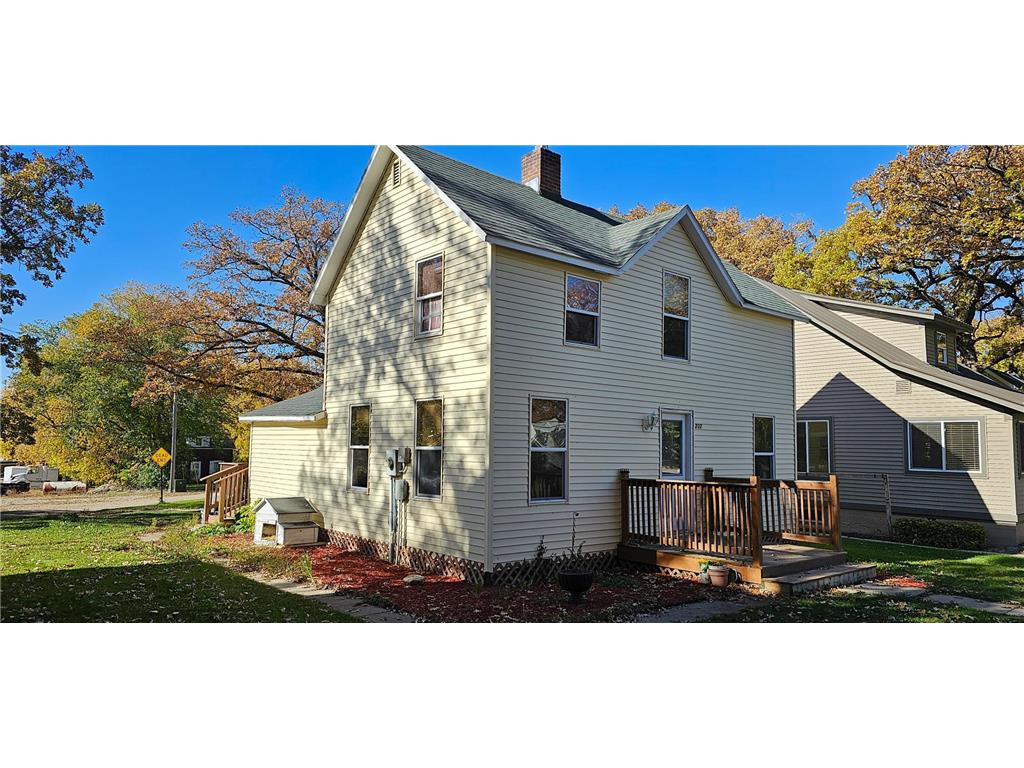 232 1st Avenue NW Elbow Lake MN 56531 6451026 image1