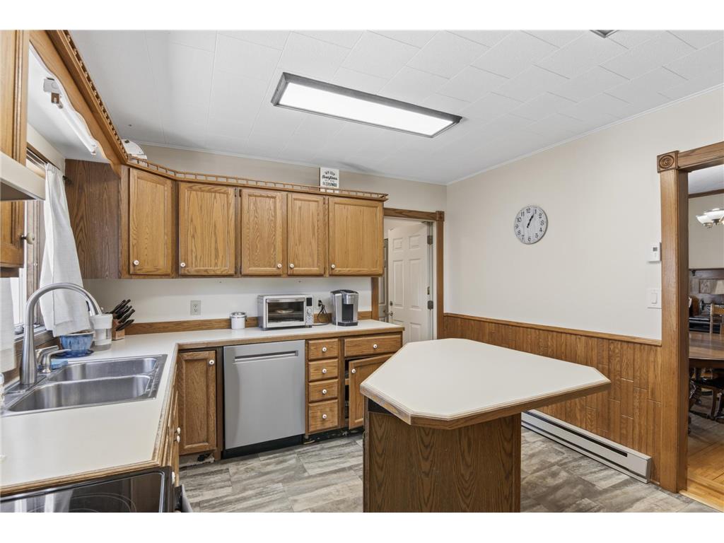 232 7th Street NW Valley City ND 58072 7109710 image10