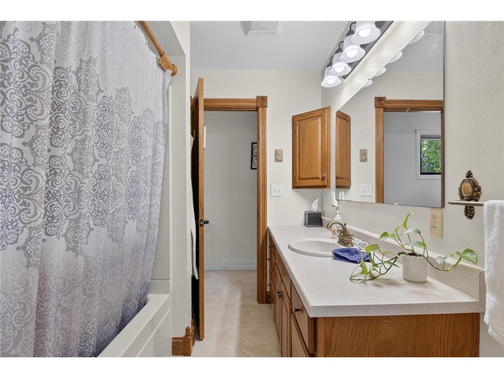 232 7th Street NW Valley City ND 58072 7109710 image14