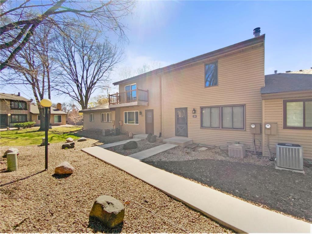 232 River Woods Lane, Burnsville, MN, 55337 MLS 6363646 Edina Realty