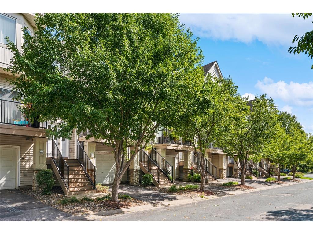 2320 Eagle Trace Lane Woodbury MN 55129 6407048 image1