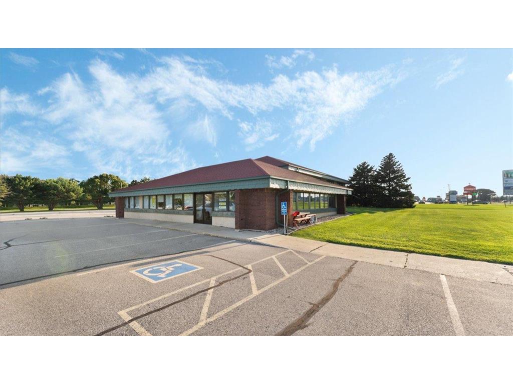 2320 Highway 12 E Willmar MN 56201 6782459 image5
