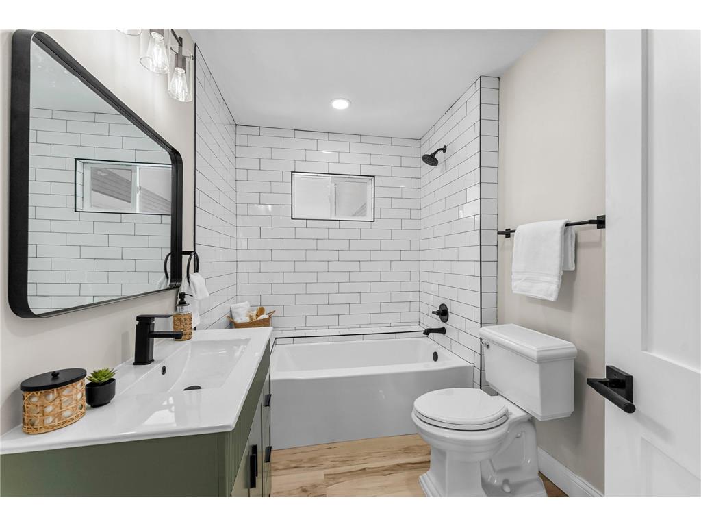 2320 Humboldt Avenue S Minneapolis MN 55405 7081518 image60