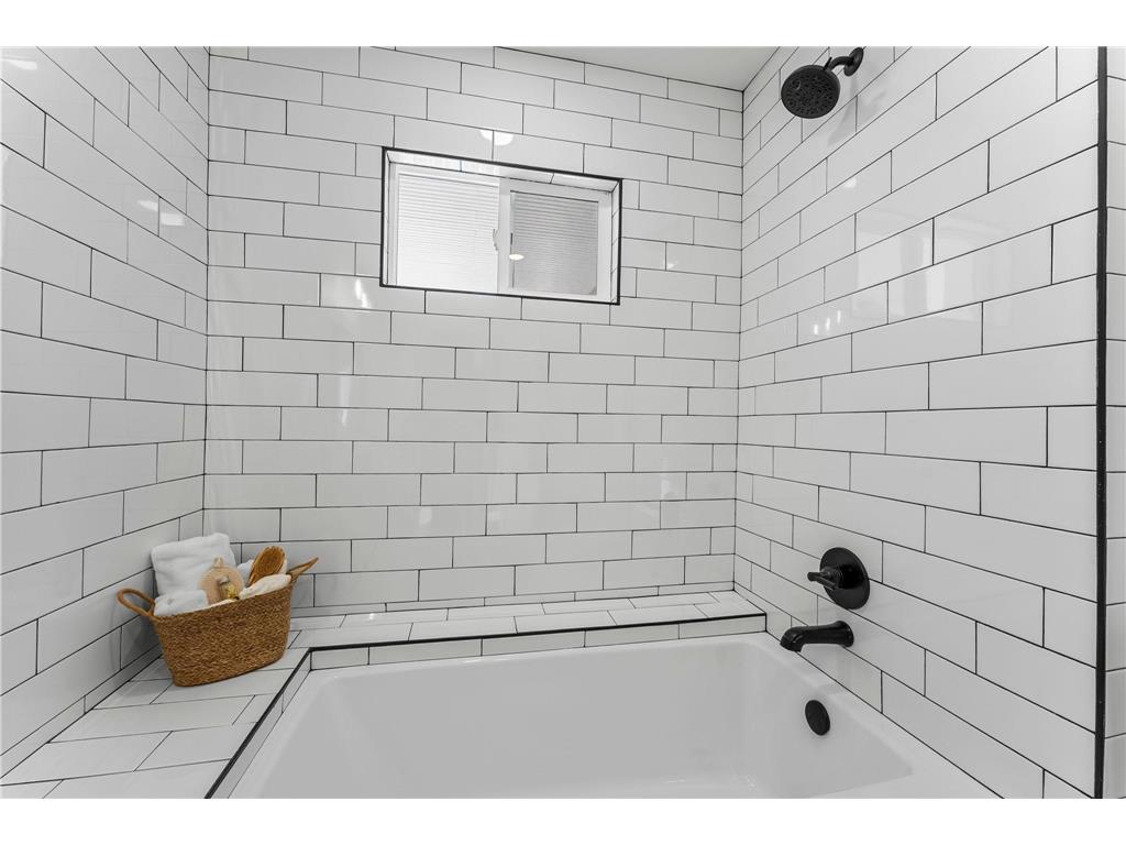2320 Humboldt Avenue S Minneapolis MN 55405 7081518 image61