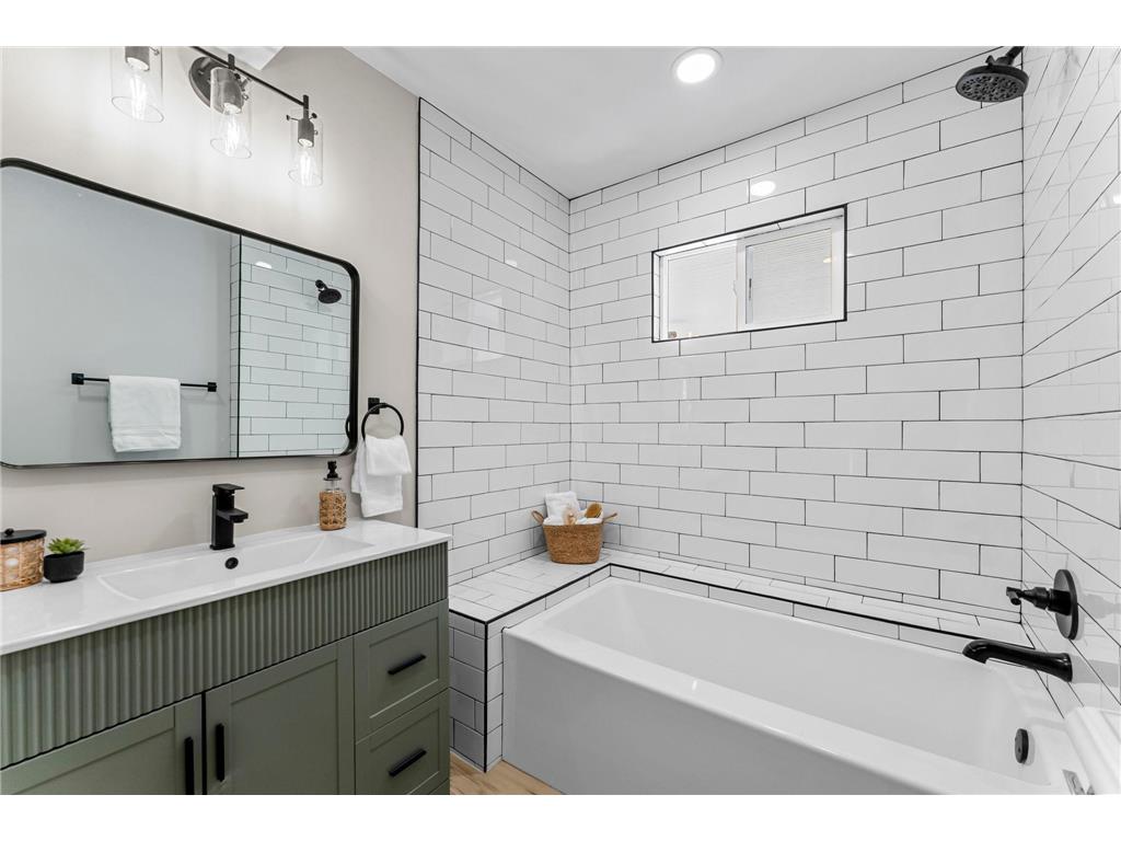 2320 Humboldt Avenue S Minneapolis MN 55405 7081518 image62