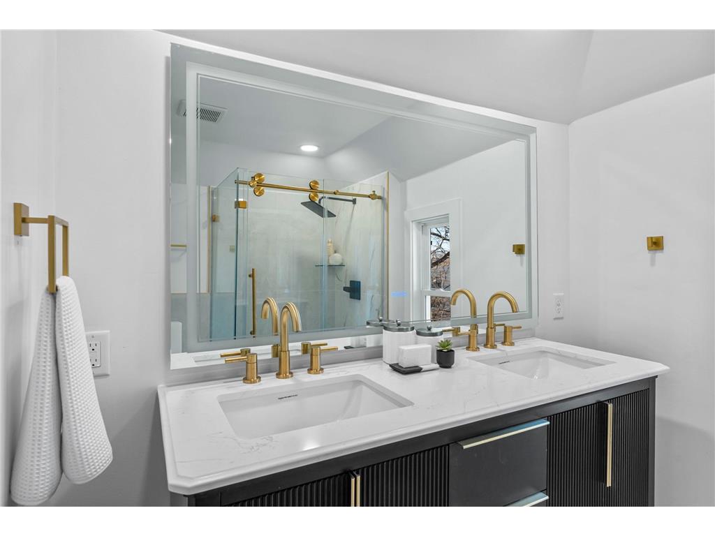 2320 Humboldt Avenue S Minneapolis MN 55405 7081518 image86