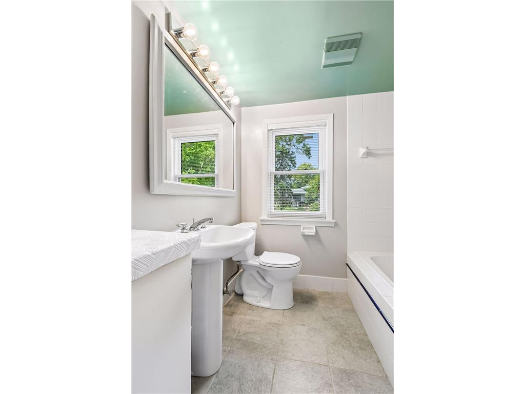 2320 Parklands Road Saint Louis Park MN 55416 7108111 image14