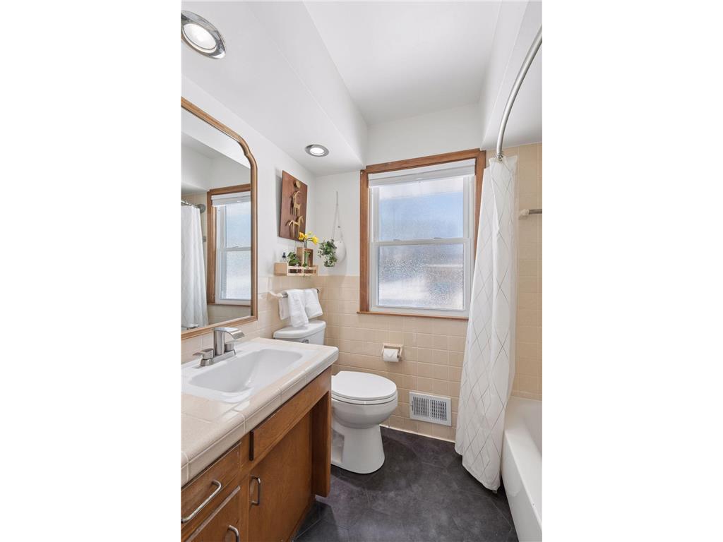 2320 Valders Avenue N Golden Valley MN 55427 7037453 image27