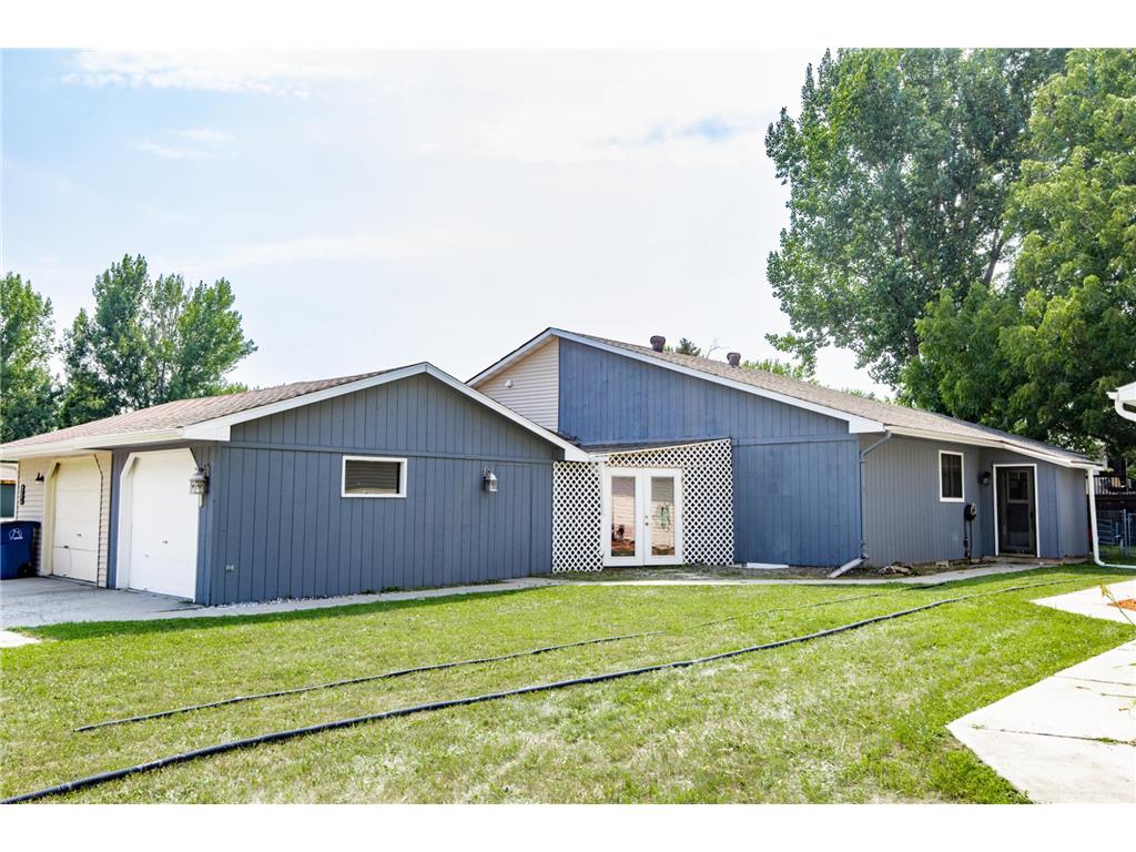 2321 Country Club Parkway Moorhead MN 56560 7113380 image3
