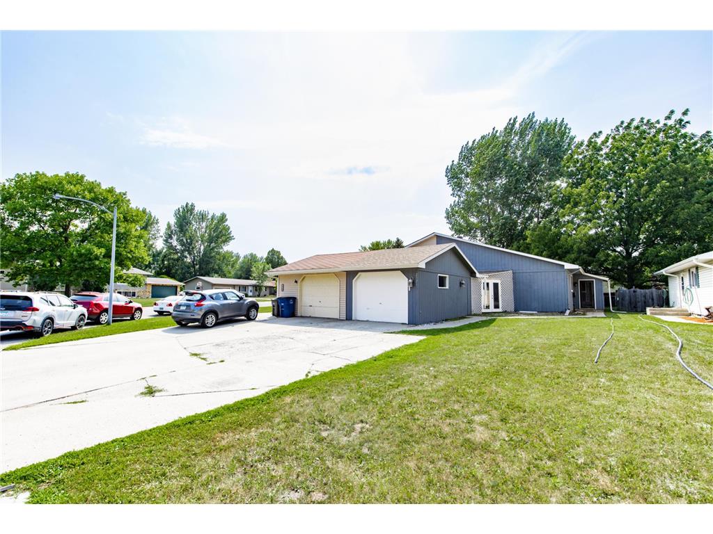 2321 Country Club Parkway Moorhead MN 56560 7113380 image4