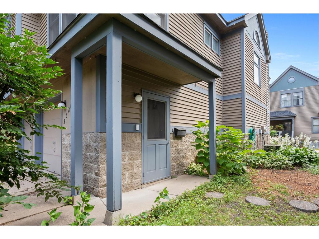 2321 Pillsbury Avenue S Minneapolis MN 55404 6821359 image2