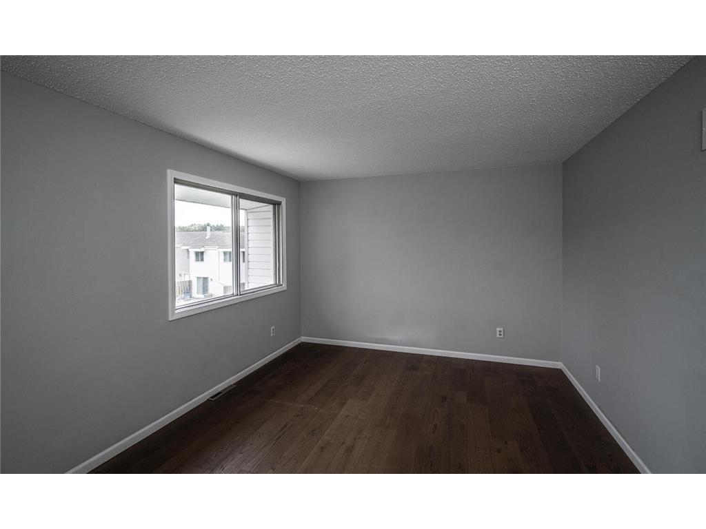 2321 Pond Avenue E Maplewood MN 55119 7006907 image12