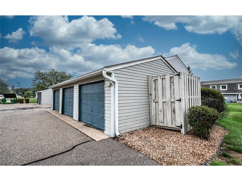 2321 Pond Avenue E Maplewood MN 55119 7006907 image24