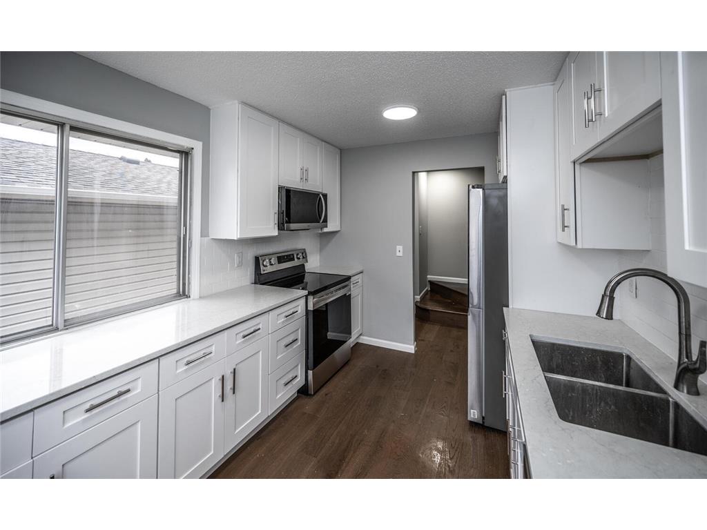 2321 Pond Avenue E Maplewood MN 55119 7006907 image3