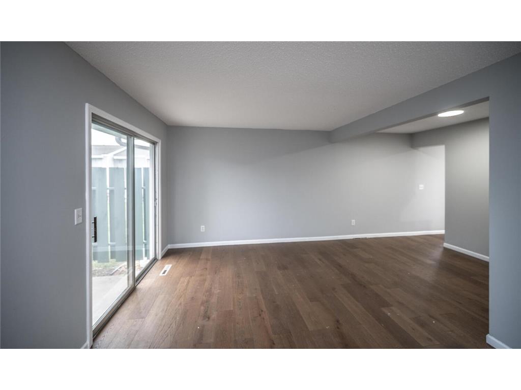 2321 Pond Avenue E Maplewood MN 55119 7006907 image7