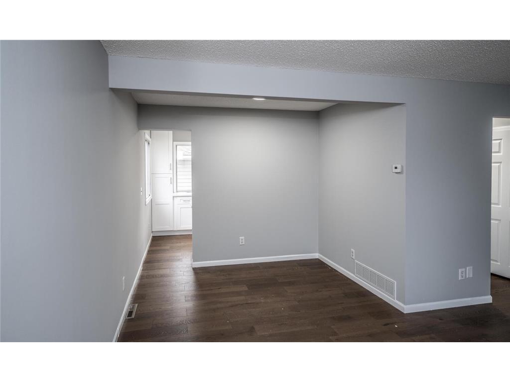 2321 Pond Avenue E Maplewood MN 55119 7006907 image8