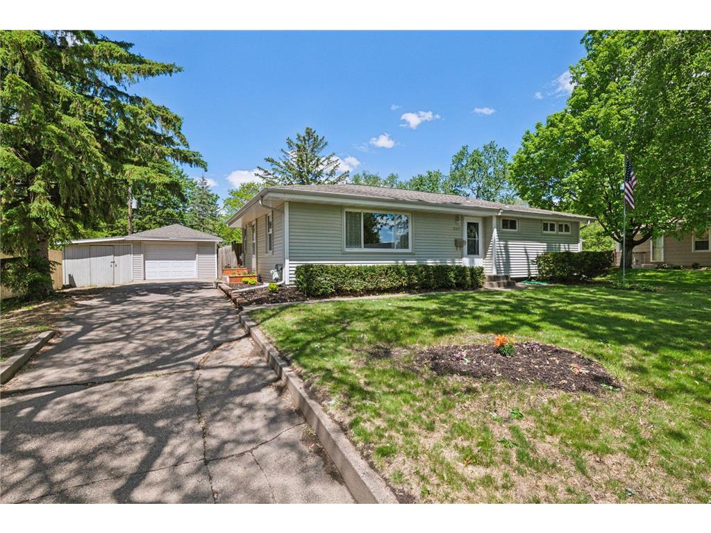 2321 Wells Wood Curve Bloomington MN 55431 6725305 image1