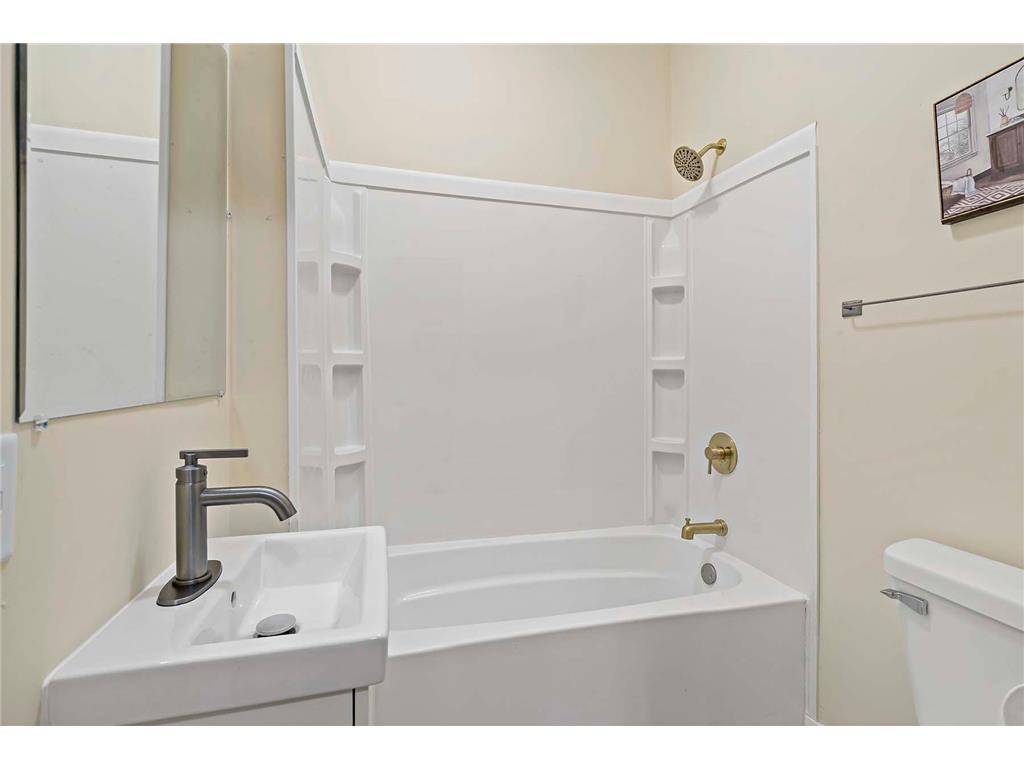 2322 Bryant Avenue N Minneapolis MN 55411 6825224 image10