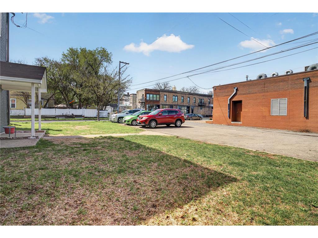 2322 Garfield Avenue Minneapolis MN 55405 7062574 image40