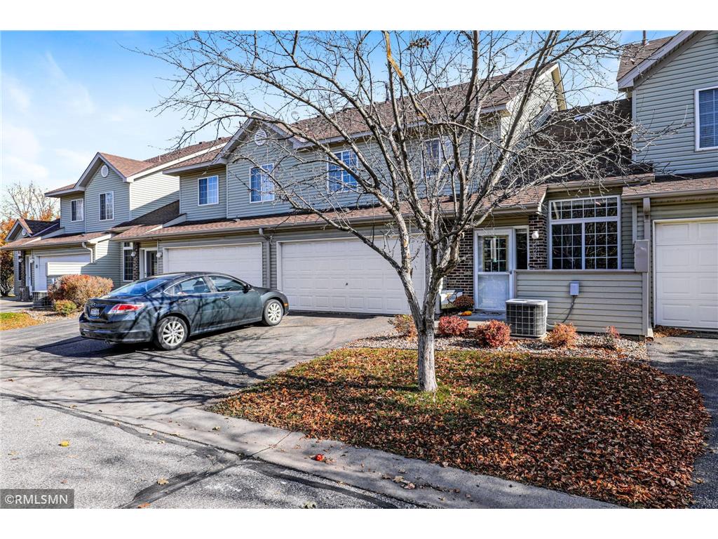 2322 Oakridge Circle, Hudson, WI, 54016 MLS 6302404 Edina Realty