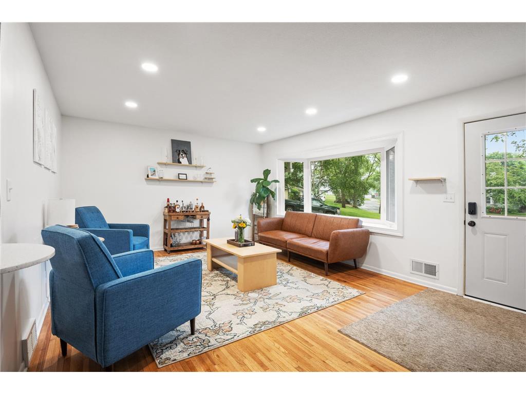 2323 Emerald Drive White Bear Lake MN 55110 6740409 image1