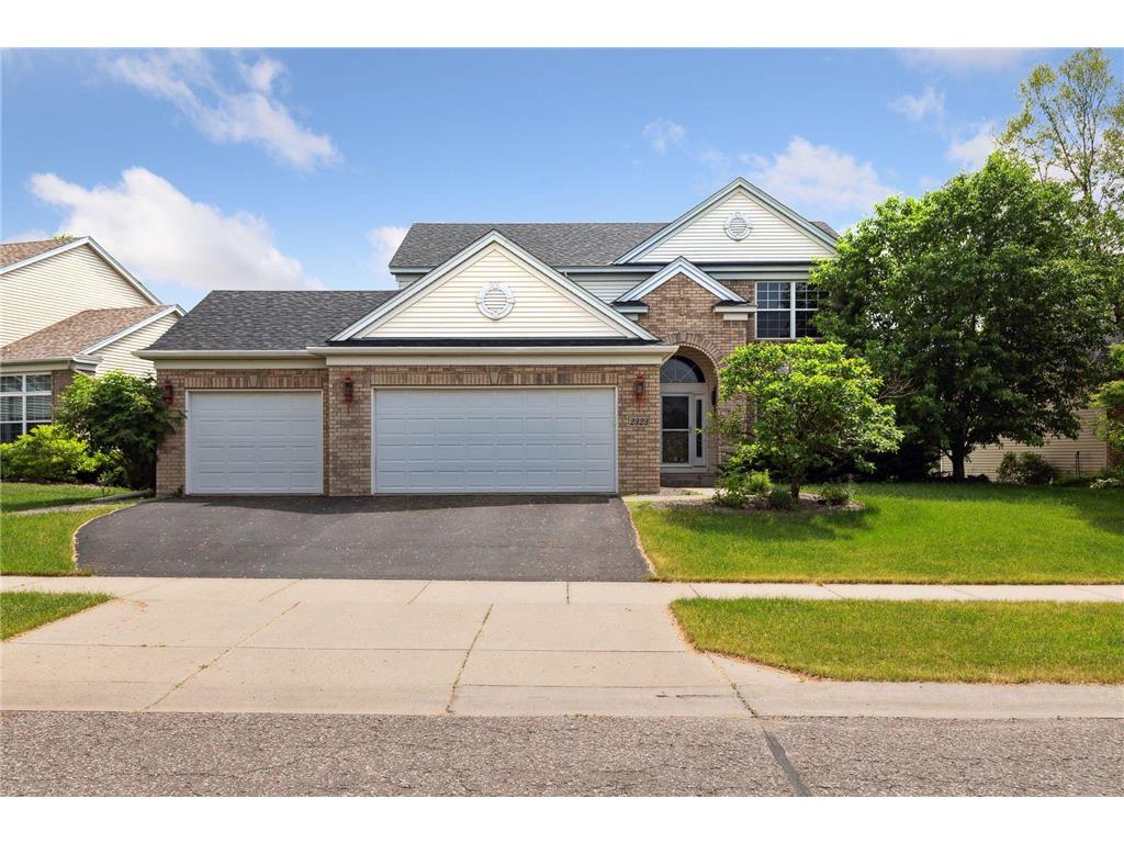 2323 Golf Drive Woodbury MN 55129 6367204 image1