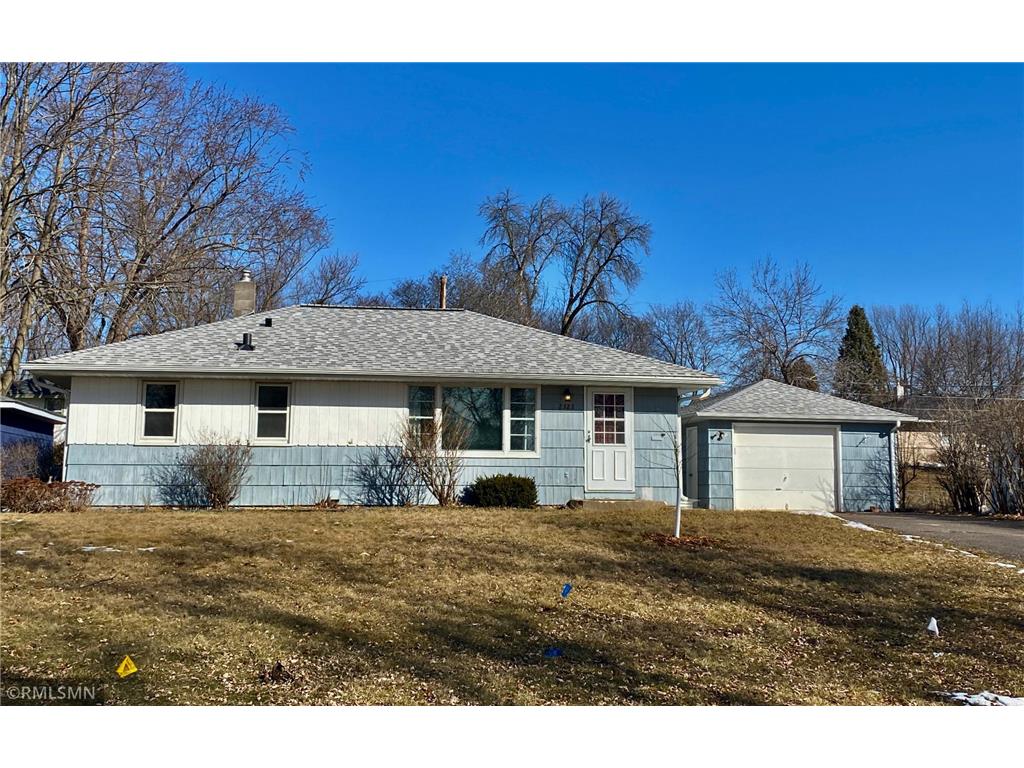 2323 Navajo Road North Saint Paul MN 55109 6492763 image1