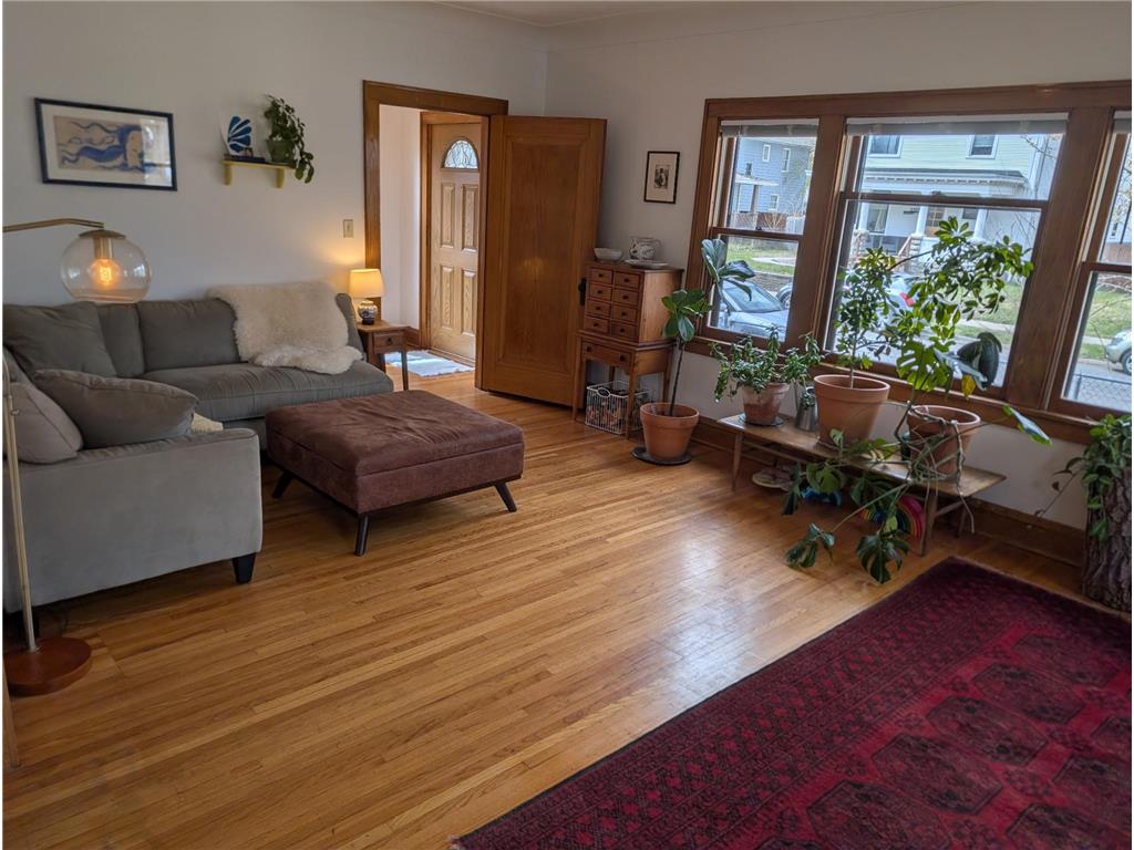 2324 Dupont Avenue N Minneapolis MN 55411 7063010 image1