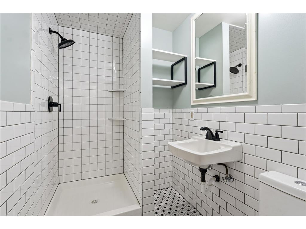 2324 Milwaukee Avenue #2324 Minneapolis MN 55404 6821365 image35