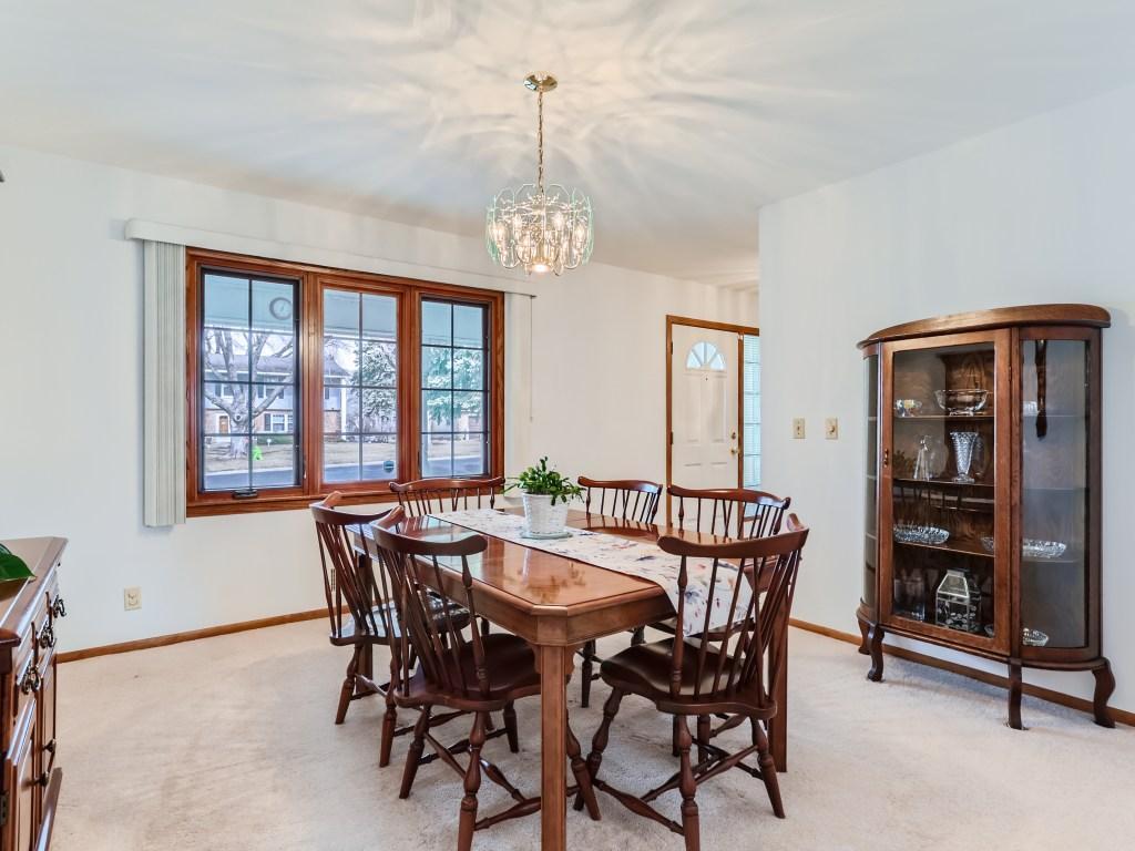 2325 Skyline Drive, Bloomington, MN, 55425 | MLS: 6467912 | Edina Realty