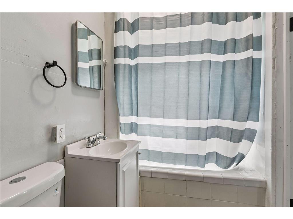 2326 Bryant Avenue N Minneapolis MN 55411 7064193 image19