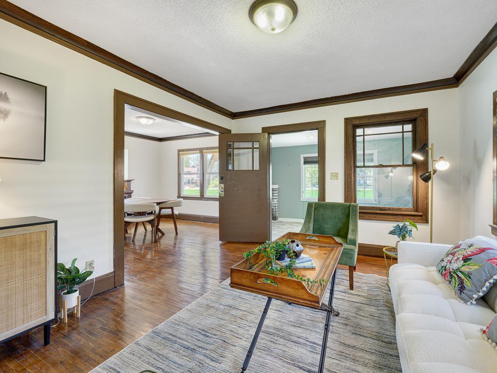 2326 Irving Avenue N Minneapolis MN 55411 6705598 image1