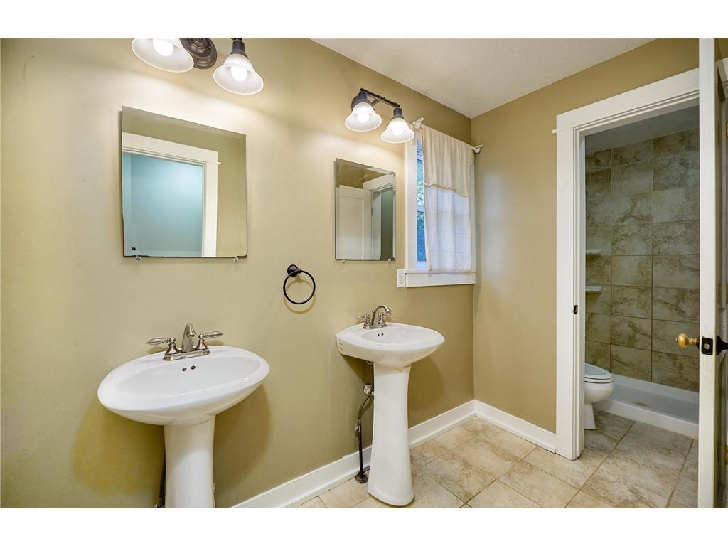 2327 Cole Avenue SE #A Minneapolis MN 55414 7025838 image10