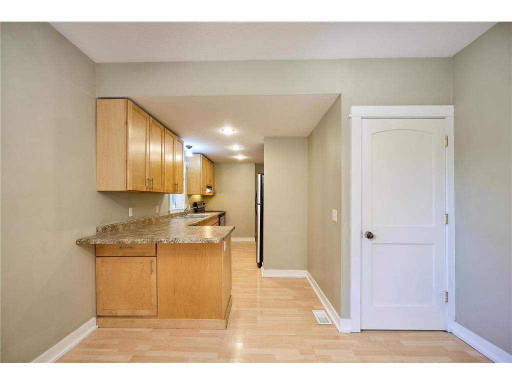 2327 Cole Avenue SE #A Minneapolis MN 55414 7025838 image5