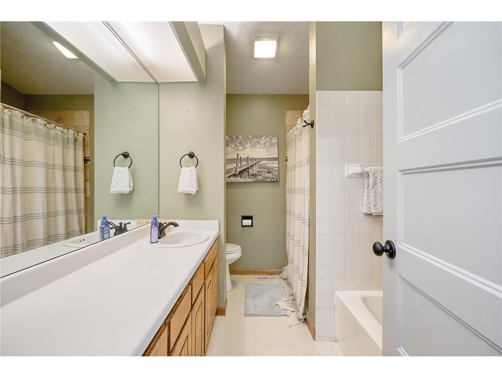 2327 Grange Avenue N Oakdale MN 55128 7112070 image31