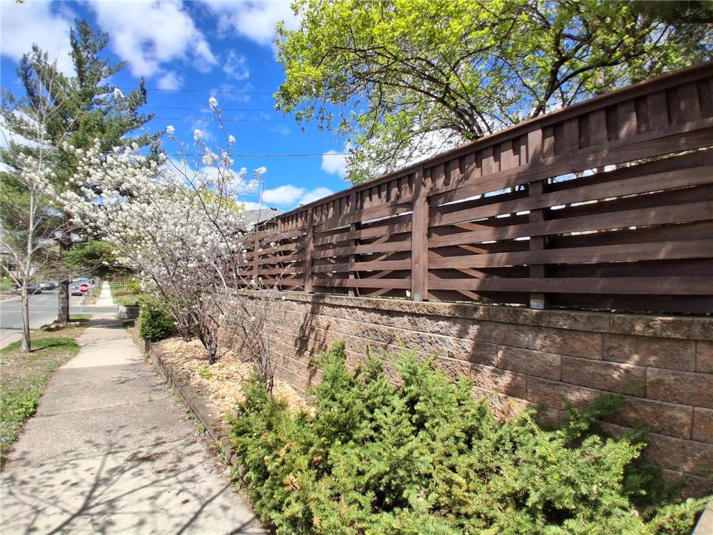 2327 Laurel Avenue W Minneapolis MN 55405 7058036 image3