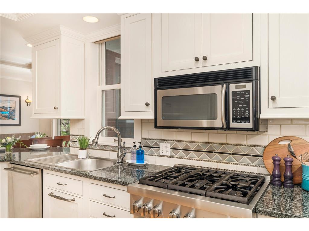 2328 E 3rd Street Duluth MN 55812 6821884 image26