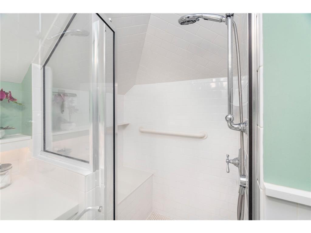 2328 E 3rd Street Duluth MN 55812 6821884 image73