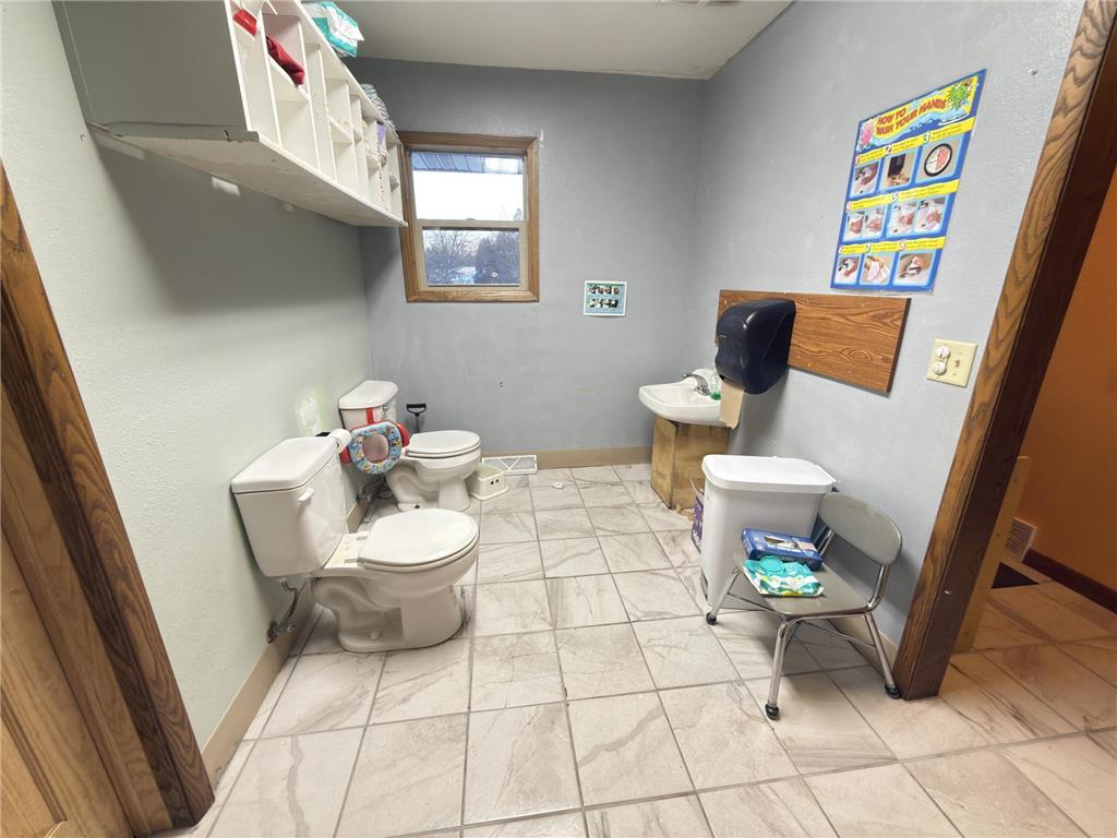 2328 N Hillcrest Parkway Altoona WI 54720 7007163 image23