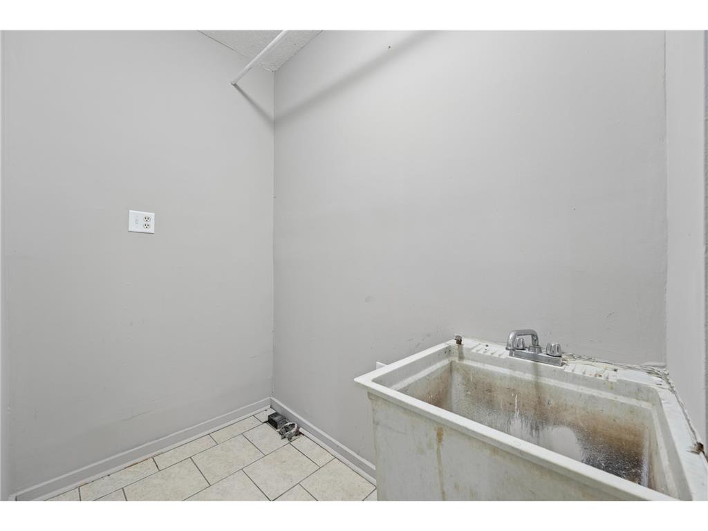 2328 Sheridan Avenue N Minneapolis MN 55411 7082364 image21