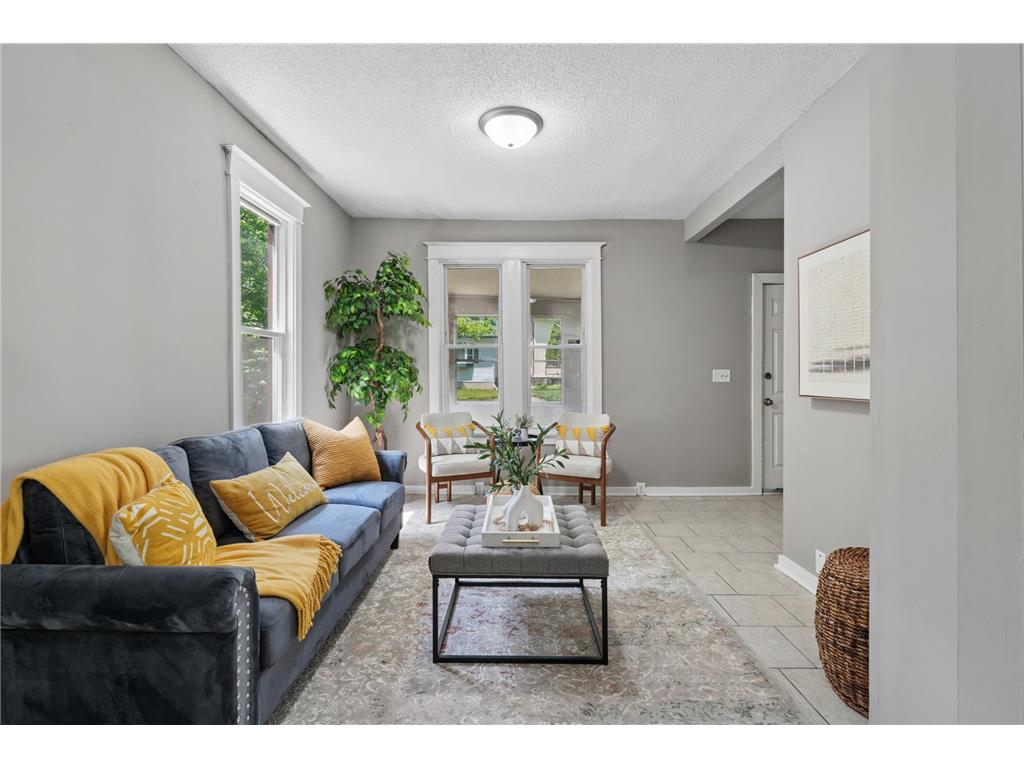2328 Sheridan Avenue N Minneapolis MN 55411 7082364 image3